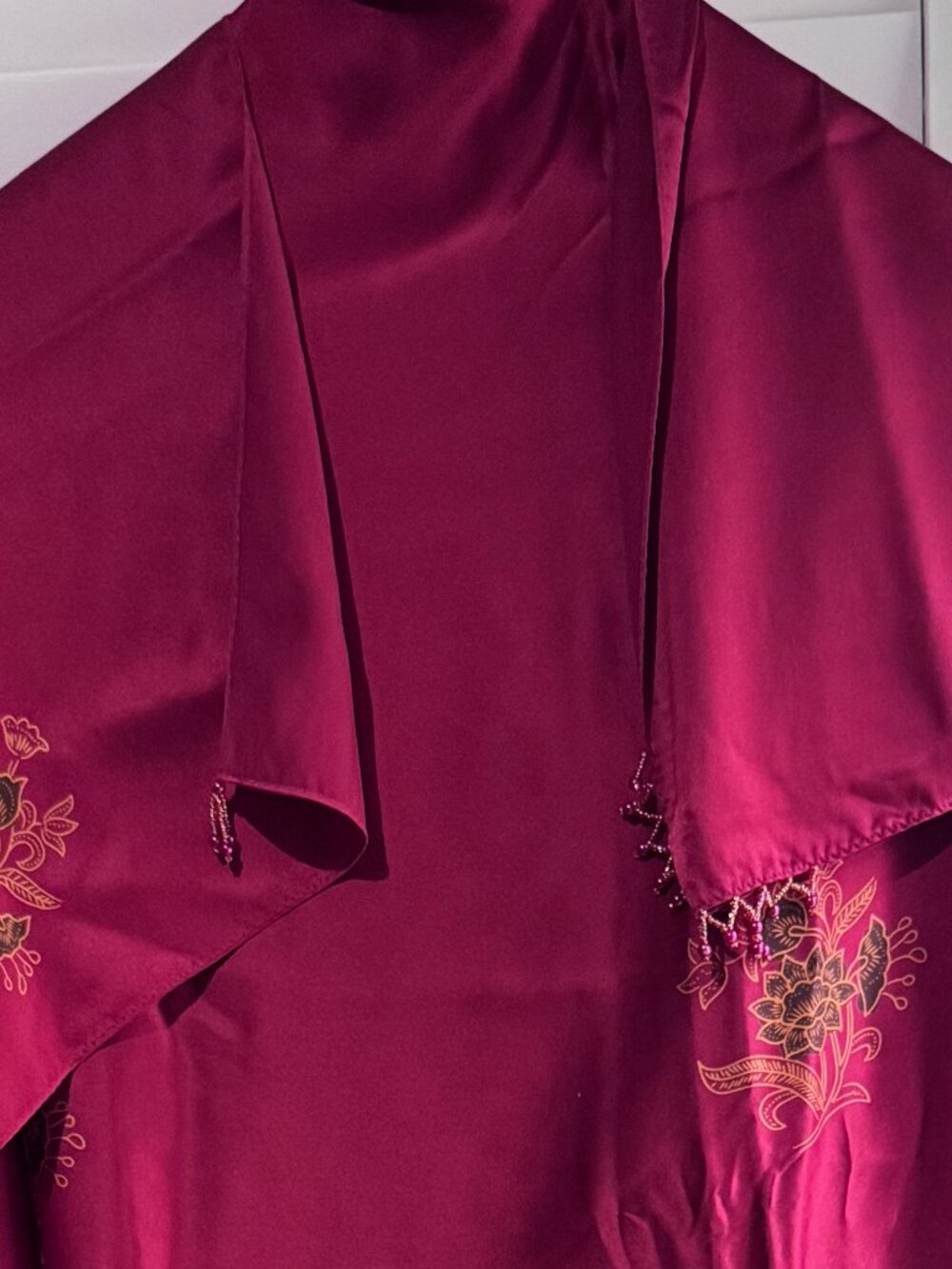 ✨❤️ Rare Vintage Victoria's Secret Floral Shawl Wrap – Timeless Elegance ❤️✨ - Picture 12 of 16